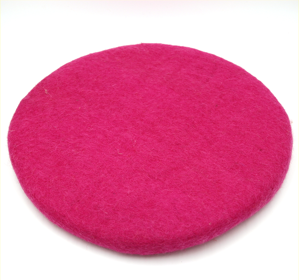 Handgefilztes Stuhlkissen aus 100 % Schurwolle in Pink – weich & gemütlich