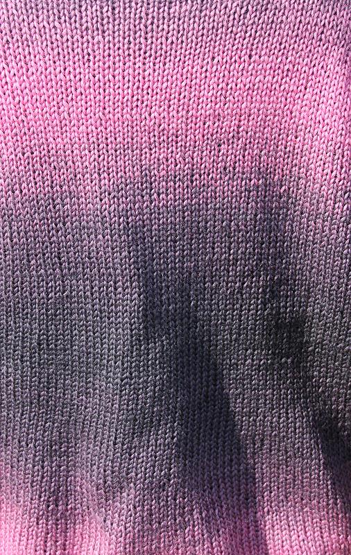 Strickjacke aus der Gradient Walk Strickgarn Grauzone Strickjacke aus der Gradient Walk Strickgarn Grauzone