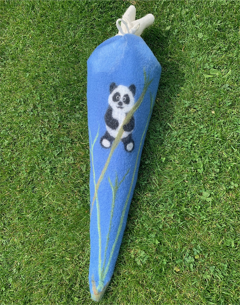 Filzanleitung: Schultüte Pandabär selber filzen Filzanleitung: Schultüte Pandabär selber filzen
