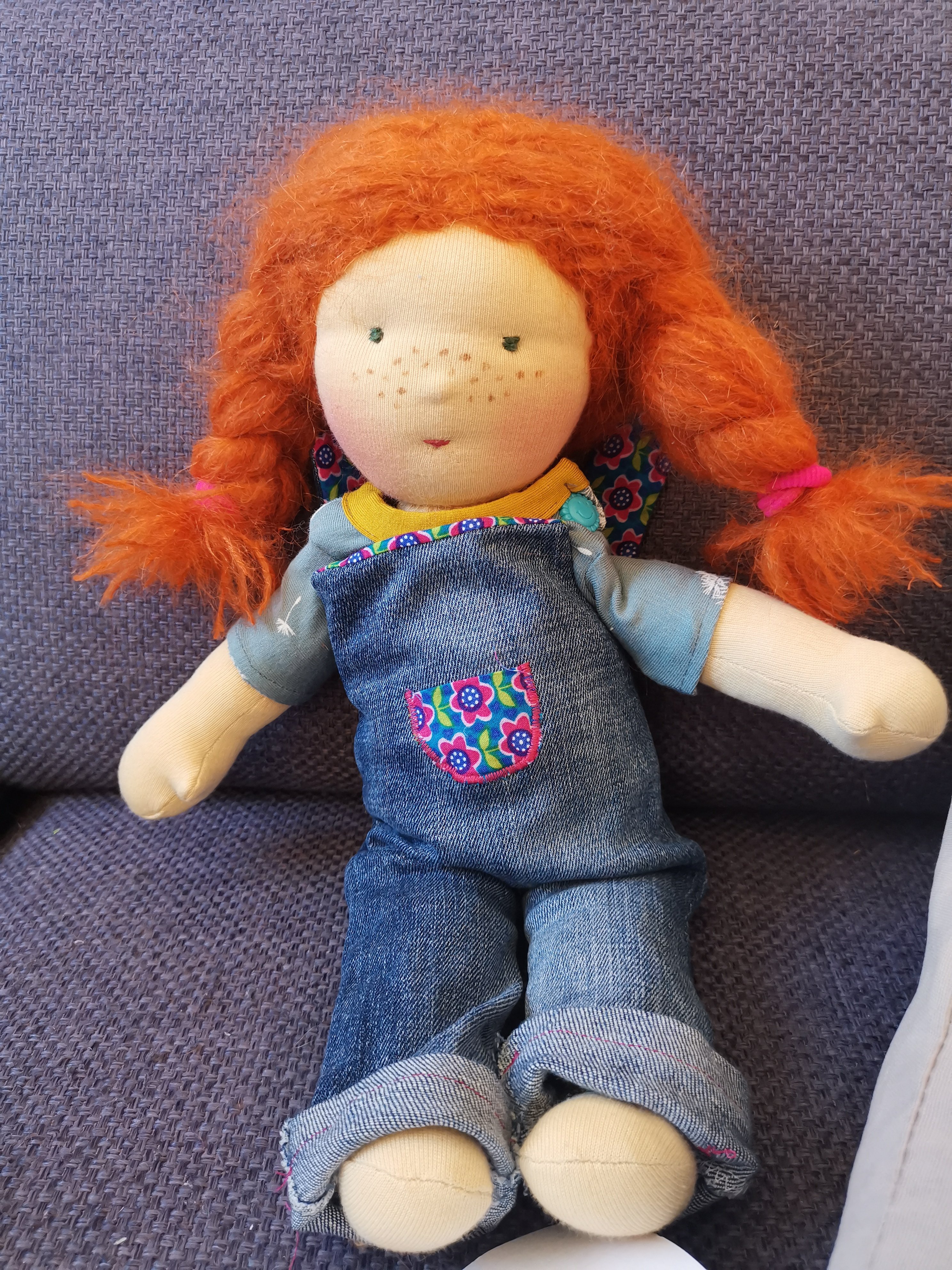 Stoffpuppen mit Bio Puppentrikot Nr. 07 und Mohair-Wolle