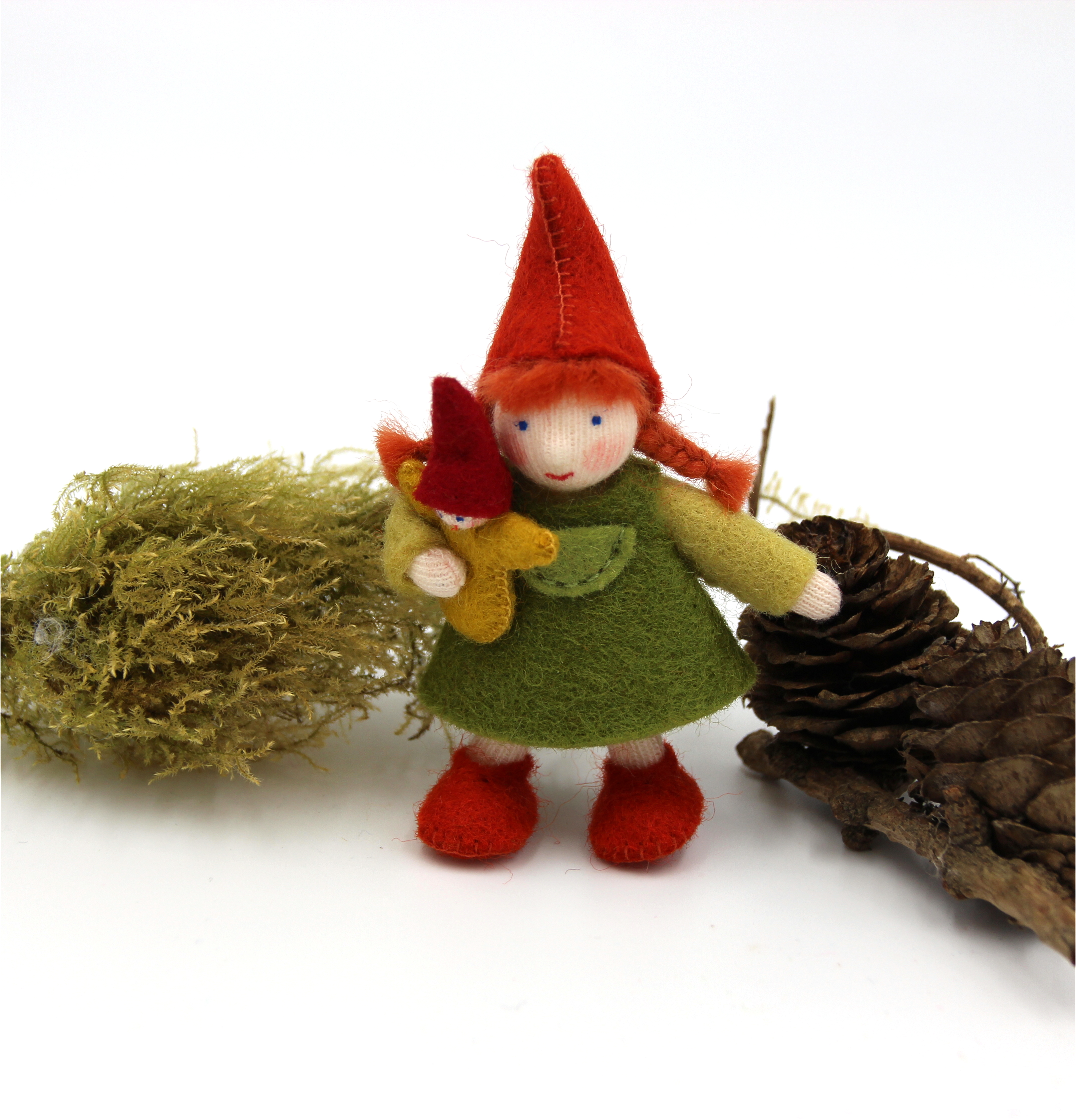 Zwergenmädchen mit Puppe