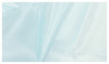 Pflanzengefärbtes Seidentuch hellblau 90 x 90 cm Pflanzengefärbtes Seidentuch hellblau 90 x 90 cm