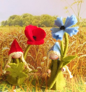 Zwei Blumenkinder Mohn- und Kornblume Atelier Pippilotta