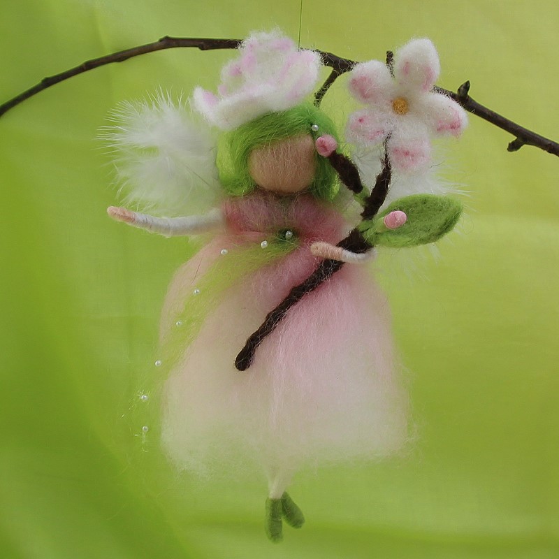 Bastelpackung Apfelblütenfee aus Märchenwolle T&W