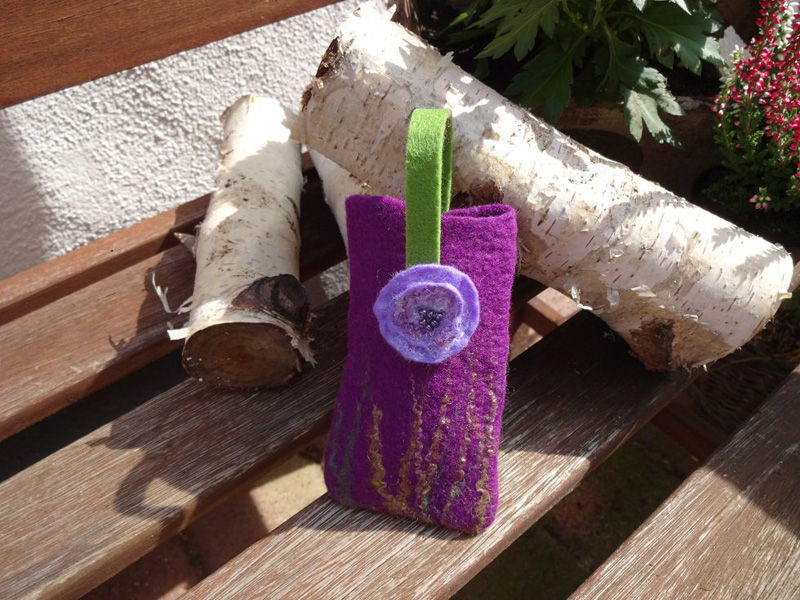 gefilzte Handytasche gefilzte Handytasche