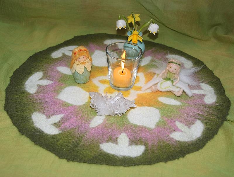 Filzanleitung: farbenfrohes Mandala filzen