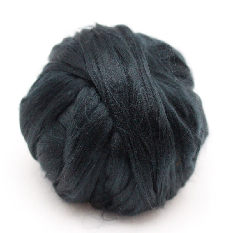 Maulbeerseide in schwarz 50 g Maulbeerseide in schwarz 50 g