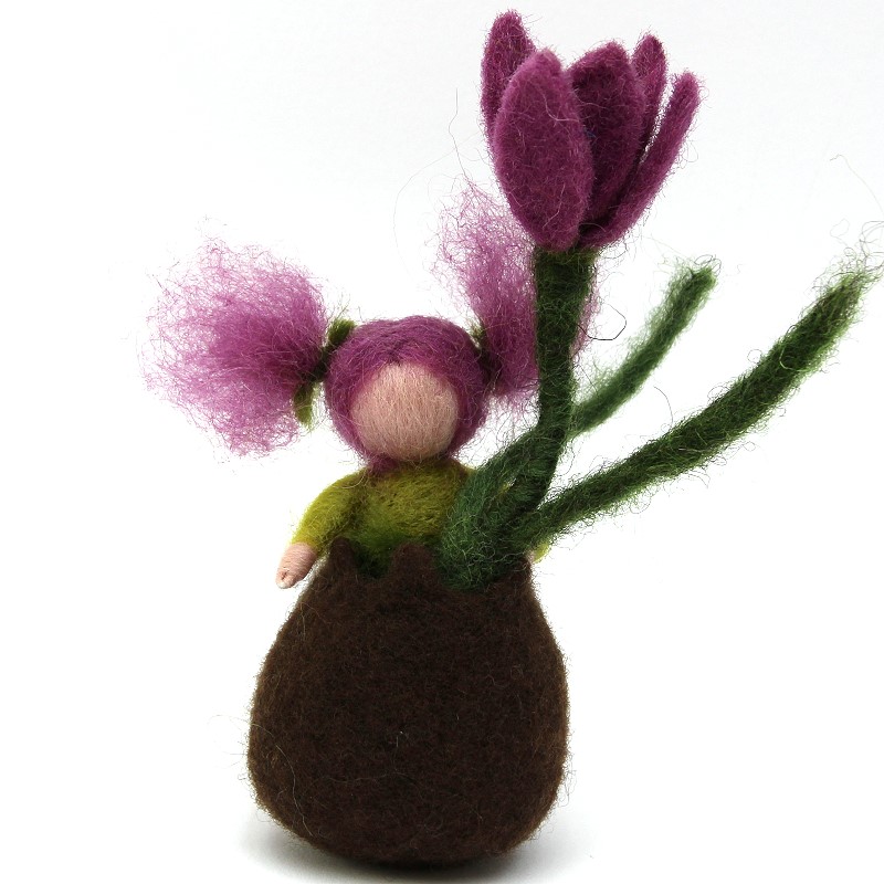 Filzpackung kleines Krokuskind in Blumenzwiebel T&W Filzpackung kleines Krokuskind in Blumenzwiebel T&W